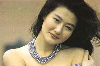 悲慘鄭豔麗：豪門夢碎，當年紙醉金迷，如今零落成泥