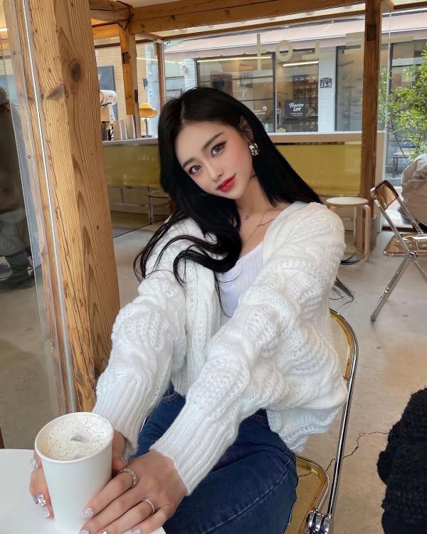 毛衣這樣穿搭很有品味，輕鬆告別路人感，打造高顏值女神氛圍感