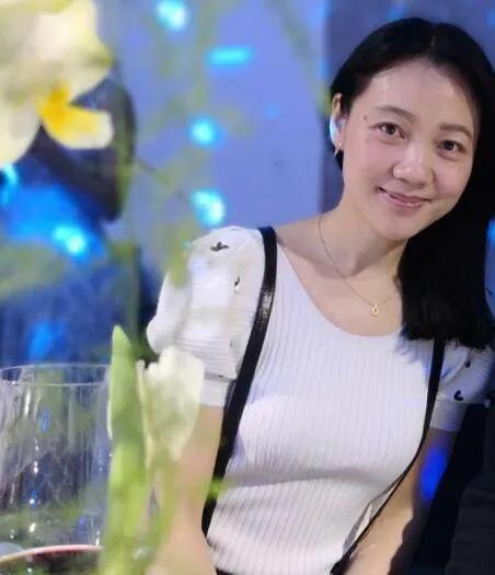 周群：安徽衛視一姐，盡顯人間靜好，令人心曠神怡
