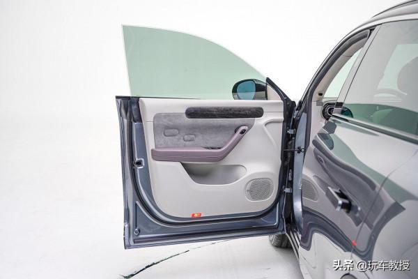 售價不到16萬，帶三聯屏+無框車門的零跑C11怎麼選最合適？