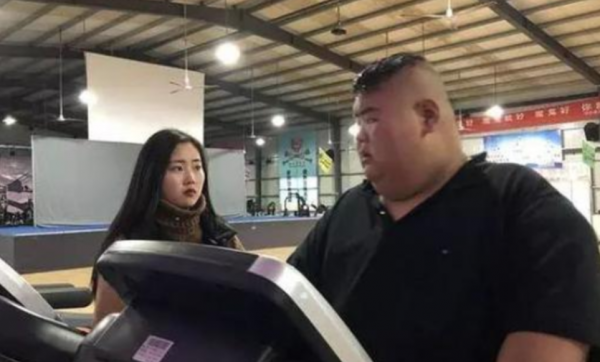 “山東第一胖”重668斤,為愛一年減重400斤,如今愛情事業雙豐收 “山東第一胖”重668斤,為愛一年減重400斤,如今愛情事業雙豐收