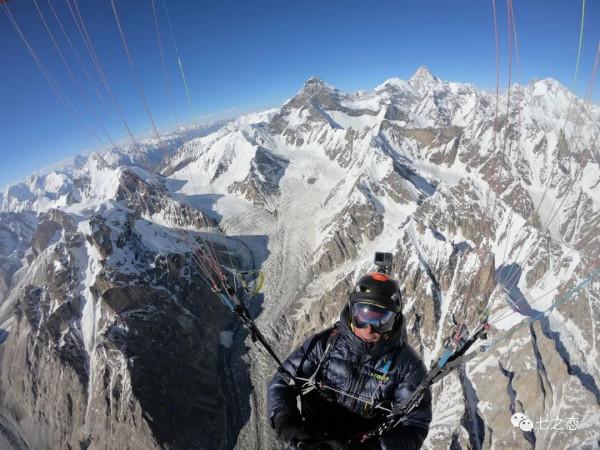 8407米！Antoine再創滑翔傘世界紀錄 無氧飛越布洛阿特峰