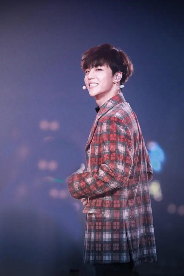 雷佳音李現撞衫遭吐槽！33位男星撞衫修羅場，誰醜誰尷尬