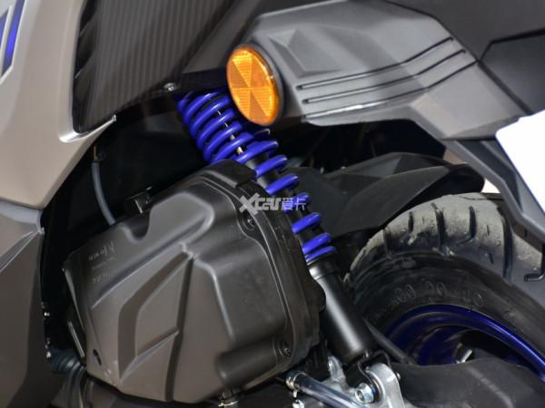 不容置疑的125顏值王 新大洲本田裂行實拍