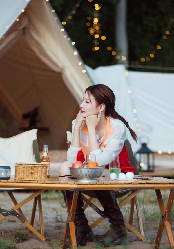 網友歡樂谷偶遇張雨綺，與小孩互動超溫柔，生圖奶油肌零瑕疵