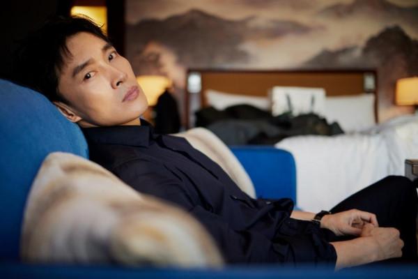 曹磊出席2021搜狐時尚盛典 榮獲“年度突破男明星”稱號