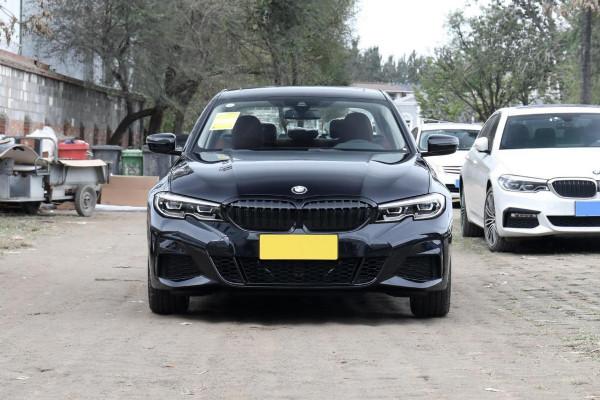 試駕寶馬325Li M運動曜夜套裝，軸距2961mm，動力足夠顏值高