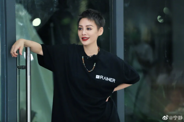 每日八卦:陳坤忙跟趙薇撇清關係?朱一龍潛水被抓現行? 每日八卦:陳坤忙跟趙薇撇清關係?朱一龍潛水被抓現行?