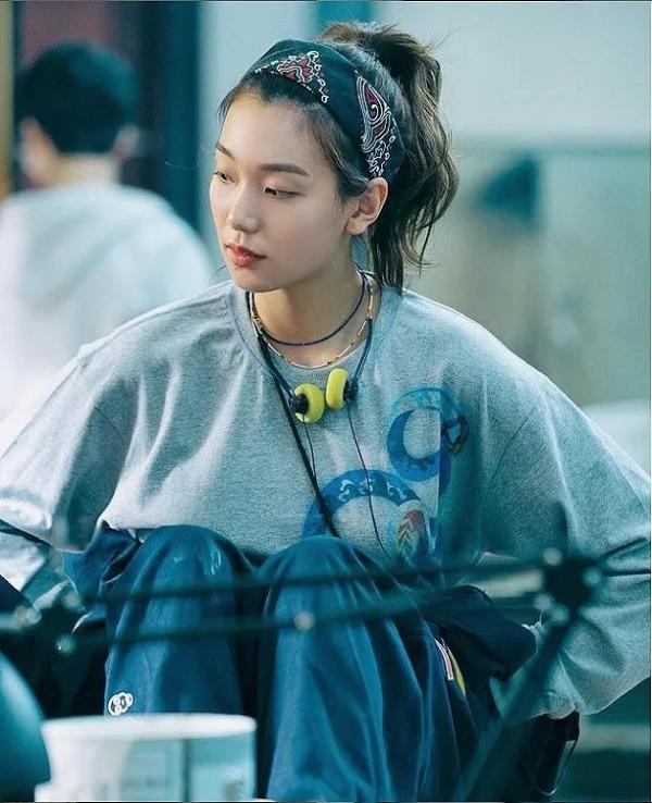 這個被嘲矮的超模火了!一臉硬傷,為啥還被Dior、Prada搶著寵? 這個被嘲矮的超模火了!一臉硬傷,為啥還被Dior、Prada搶著寵?