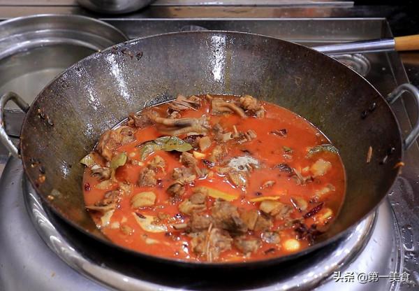 廚師長教你在家燉大鵝，一罐啤酒，一碗香料，鮮嫩脫骨，香辣入味