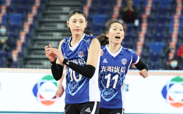 張鈺倩攔網4分助上海女排先拔頭籌！許曉婷調配合理，4人得分上雙