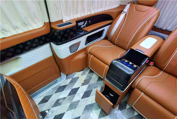 新款賓士V260L豪華商務車,頂級改裝高階四座版本 新款賓士V260L豪華商務車,頂級改裝高階四座版本