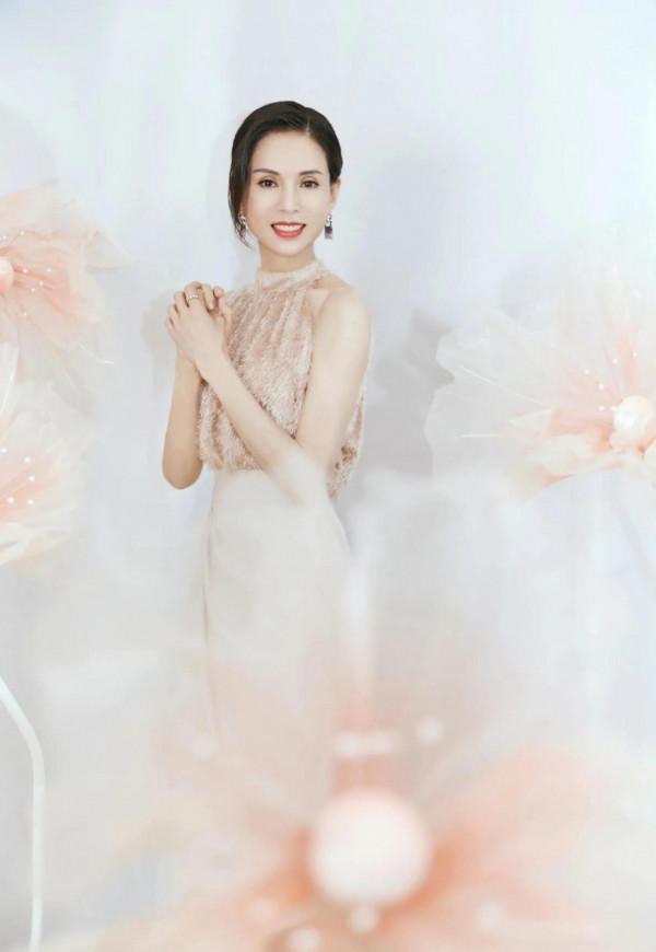 你敢相信這是五十多歲的狀態&mdash;李若彤