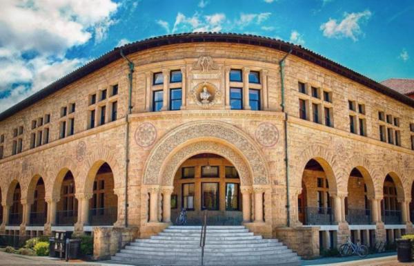 獲300萬獎學金、被斯坦福大學錄取，這個17歲的小姑娘厲害了