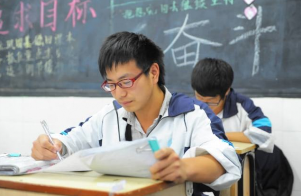 初中生這四種行為，實際上是在“假努力”，老師一眼就能看出來