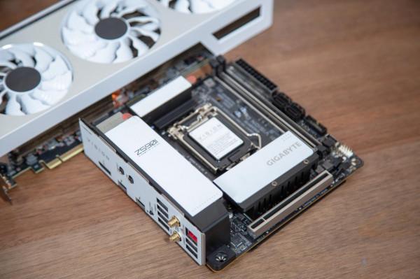 搭建一臺純白主題風格ITX:雙11實用ITX主機搭建分享 搭建一臺純白主題風格ITX:雙11實用ITX主機搭建分享