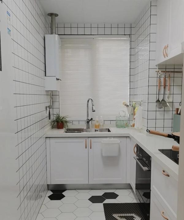 看到她家裝修後，我確定：“窮裝”也能裝出溫暖而治癒人心的家