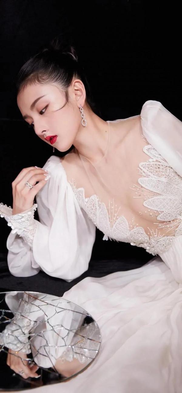 張天愛 朱珠 宋祖兒 桌布