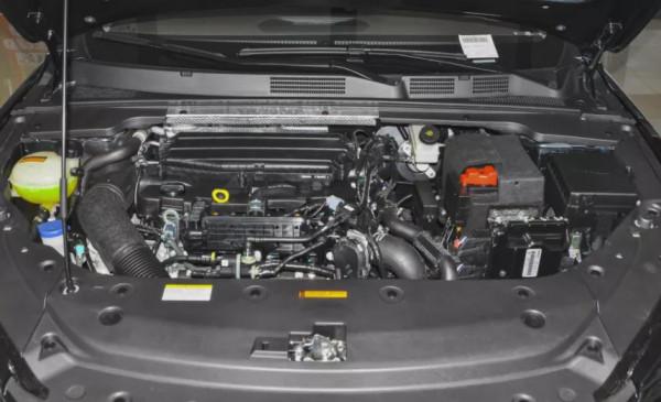 不一樣的帥氣家轎！江淮嘉悅A5對比東風奕炫MAX