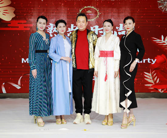 2021熟齡時尚盛典完美收官 2021熟齡時尚盛典完美收官