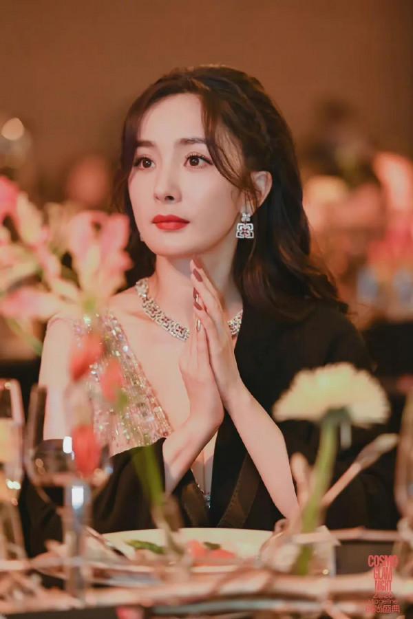 楊冪內場晚宴圖真漂亮