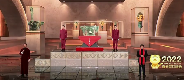 央視春晚笑點多：賈玲衣服能掃福，沈騰撞臉湯姆貓，鄧超放飛自我