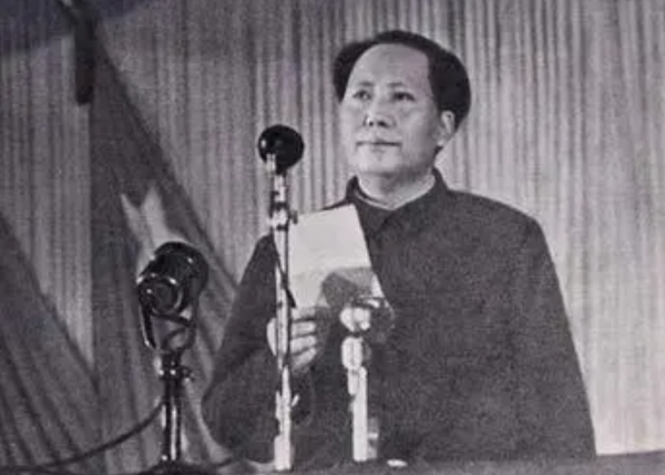 1982年，時年66歲的劉華清擔任海軍司令員，視察後下定決心要整頓