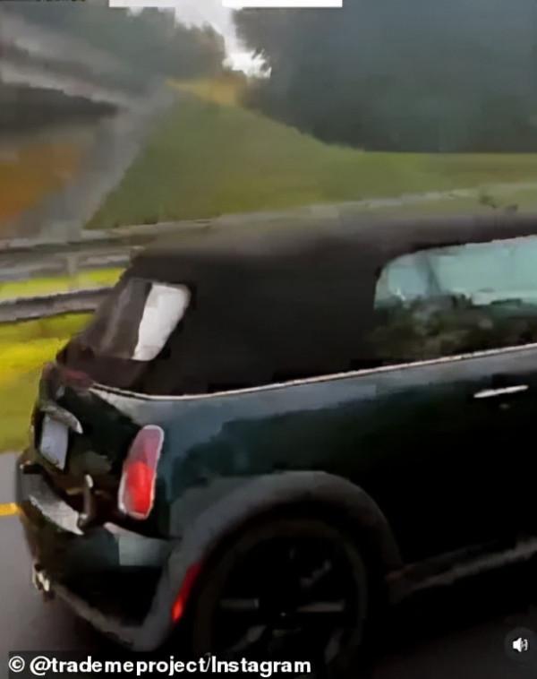 外國妹紙想用一個小發卡,跟別人換一棟房子,最後居然成功了 外國妹紙想用一個小發卡,跟別人換一棟房子,最後居然成功了