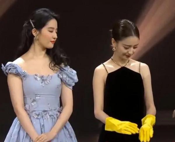 劉亦菲最新生圖被瘋傳，顏值重回巔峰：頂級美貌營業起來這麼炸