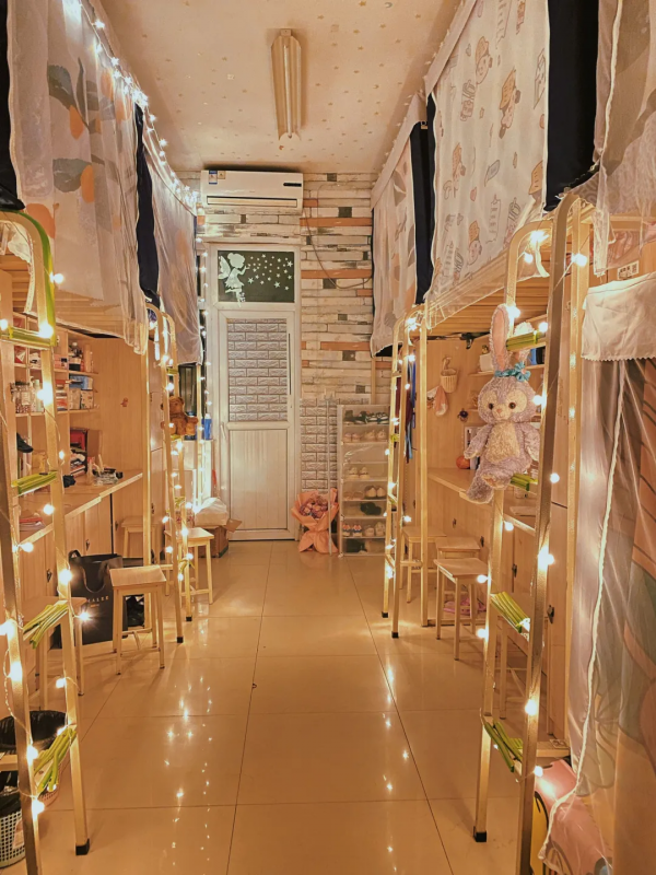 快來看看西希的寢室有多美