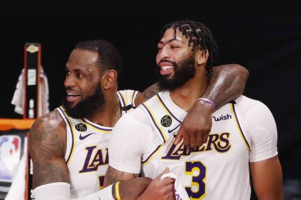 迫在眉睫！湖人簽約高情商後衛，180萬老將底薪為詹皇排憂解難