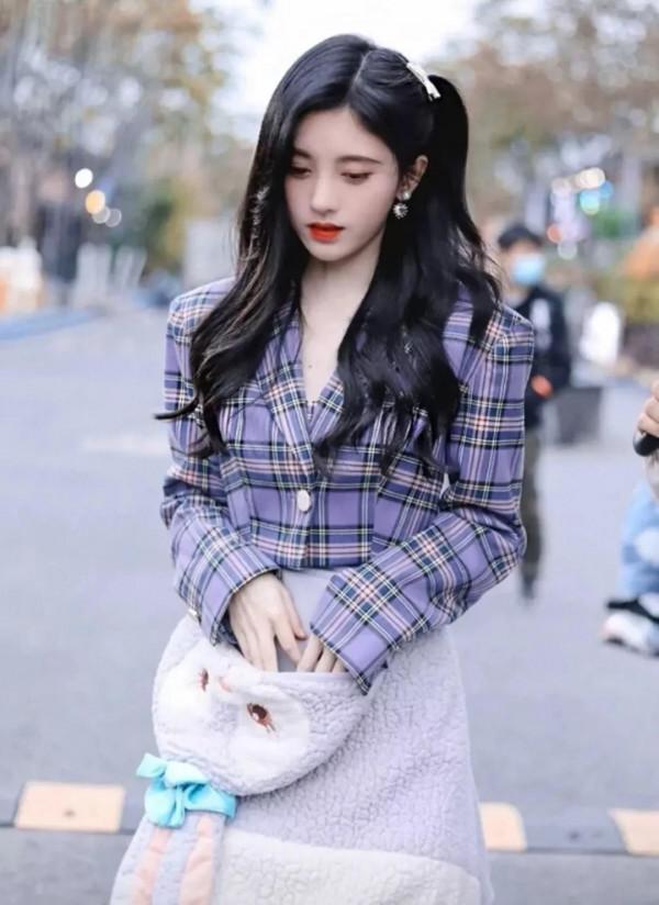 鞠婧禕穿搭