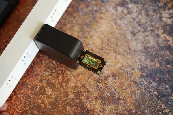 綠聯100W氮化鎵體驗：100W大功率，四口快充，一頭餵飽數碼全家桶