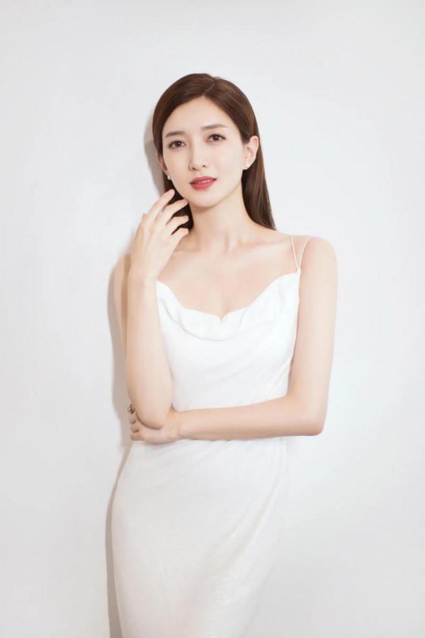 江疏影:一看就是御姐型的,尤其是第七張滿滿的征服欲 江疏影:一看就是御姐型的,尤其是第七張滿滿的征服欲