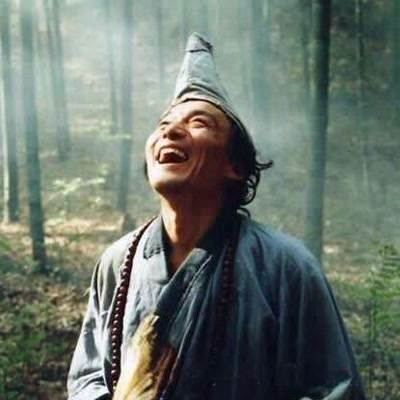 遊本昌：52歲演濟公，晚年出家、賣房、賠光家產，人生比劇本傳奇