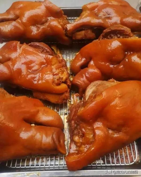 滷肉店老師傅總結的滷肉去腥口訣表，香料種類、用法、用量全都有