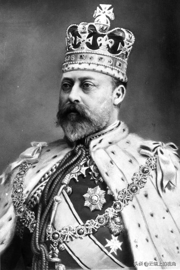 英國世代相傳的登基皇冠只有一頂，王室如何做到男女通用的？