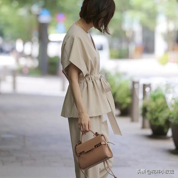 五六十歲不想有“大媽感”？看52歲的福岡佳子，優雅又減齡