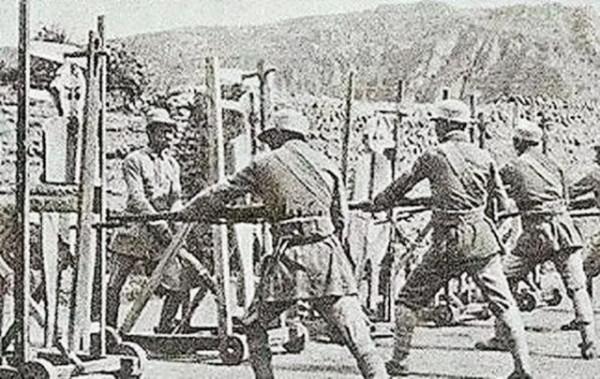 為抓解放軍最大的叛徒，他“沉迷”賭博3年，敗光所有家產