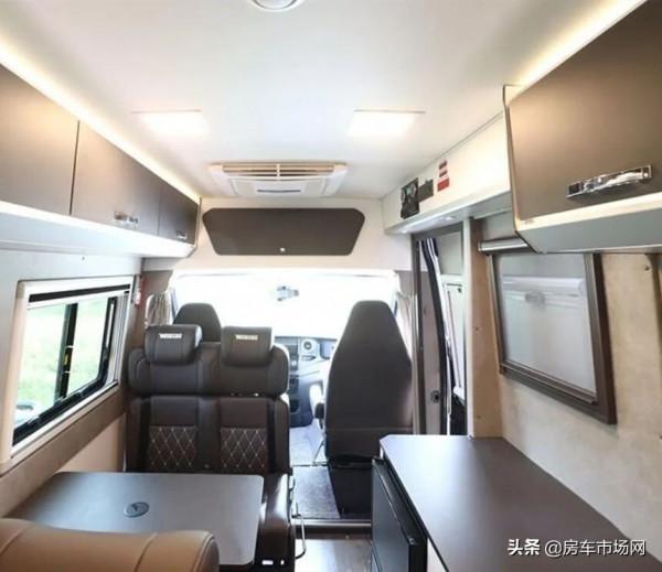 後置一體式廚衛,獨立兩室能睡2口,新款6座雙胎依維柯B型房車 後置一體式廚衛,獨立兩室能睡2口,新款6座雙胎依維柯B型房車