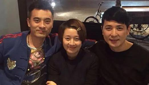 “古老師”保劍鋒:28歲爆紅,37歲跌落神壇,老婆46歲為他生子 “古老師”保劍鋒:28歲爆紅,37歲跌落神壇,老婆46歲為他生子