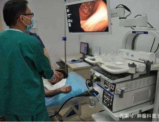 59歲男子咽喉乾燥、發癢，自以為&OpenCurlyDoubleQuote;咽炎&rdquo;，醫院檢查後男子崩潰了