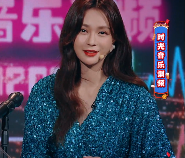 6臺春晚群芳爭豔：唐嫣劉海翻車，張雨綺鑽飾搶鏡，AB像大頭娃娃