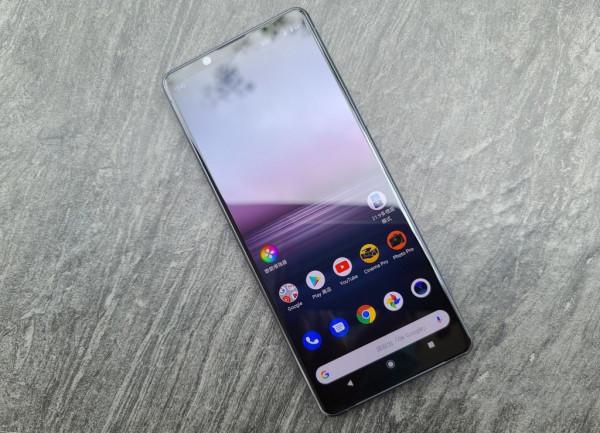 索尼將發5500mAh新機，驍龍8 Gen1坐檯，16+1TB也來了