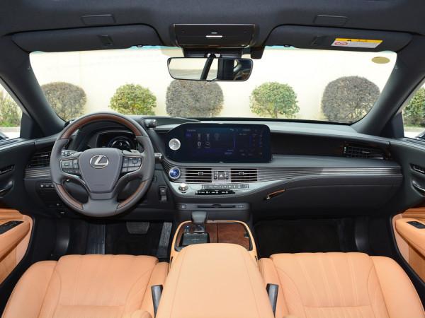 氣場絕對足!奧迪A8和雷克薩斯LS多角度對比,讓買車更便捷 氣場絕對足!奧迪A8和雷克薩斯LS多角度對比,讓買車更便捷