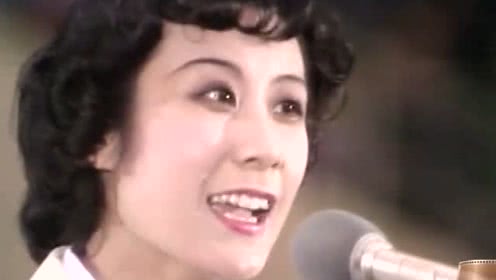 著名歌星蘇小明：事業巔峰出國留學，結婚生子後回國當演員