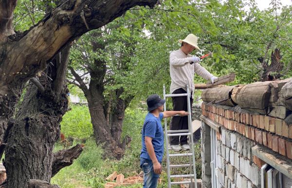 耕讀天山菜籽溝——遊走於煙火和詩意中,一群藝術家和一個村莊的相互成就 耕讀天山菜籽溝——遊走於煙火和詩意中,一群藝術家和一個村莊的相互成就