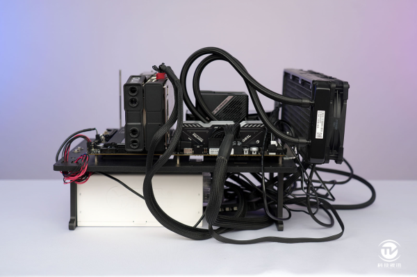 好萊塢影視行業特選 閃迪大師 G-RAID 2 桌面儲存器