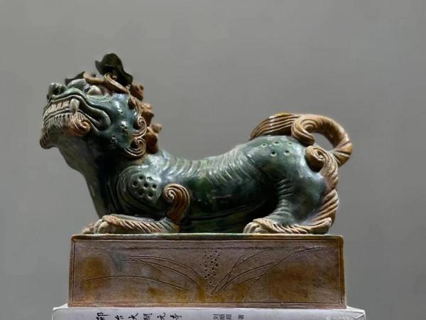 佛座，佛龕，案頭獅