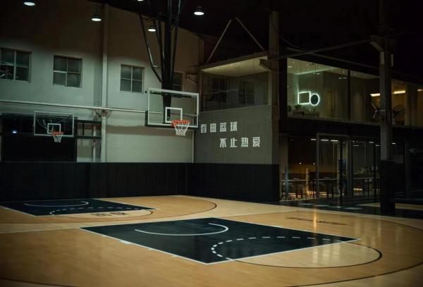 裝飾裝修行業打工仔，熱愛籃球的狂熱愛好者